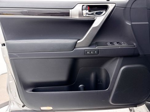 Used 2023 Lexus GX 460 Premium w/ Premium Package image 26