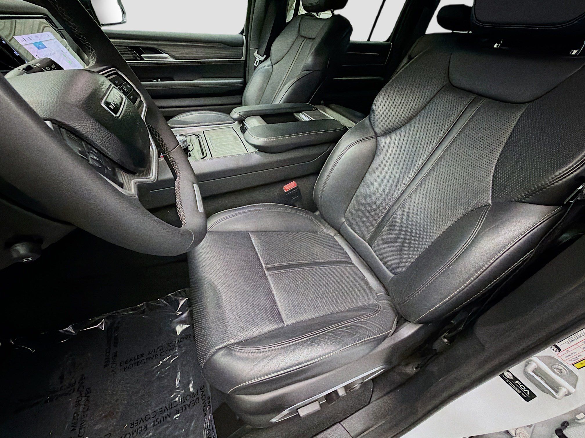 Used 2024 Jeep Wagoneer L Series III w/ Flexible Seating Group AWD/4WD image 11