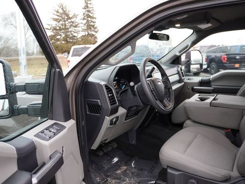 Certified 2022 Ford F350 XLT image 15