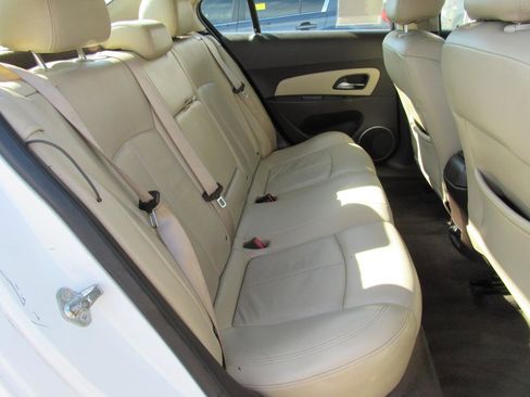 Used 2011 Chevrolet Cruze LT image 7