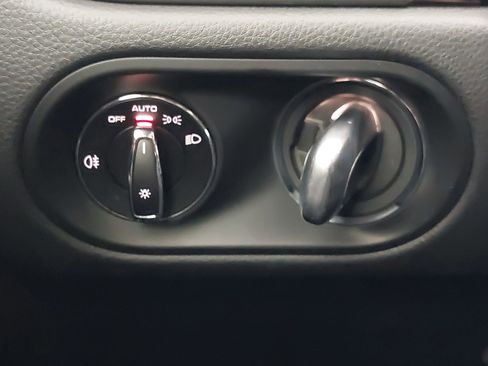 Certified 2021 Porsche Macan S image 28