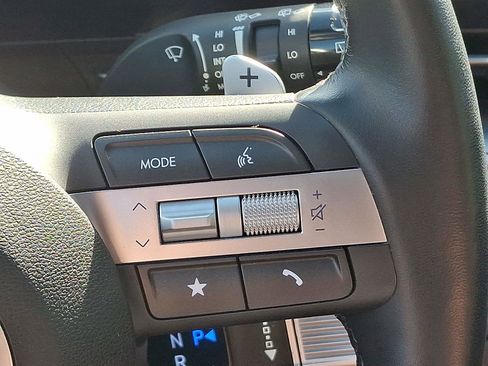 Used 2024 Hyundai Kona Limited image 23