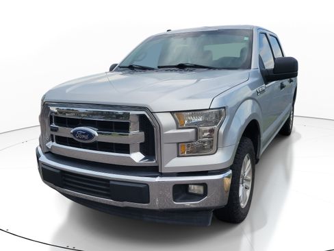 Used 2017 Ford F150 XLT RWD image 3