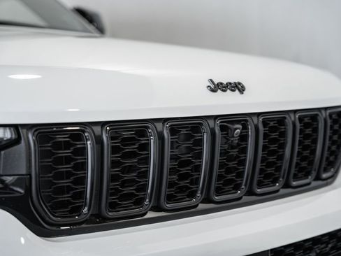 New 2025 Jeep Grand Cherokee L Limited w/ Luxury Tech Group II image 12