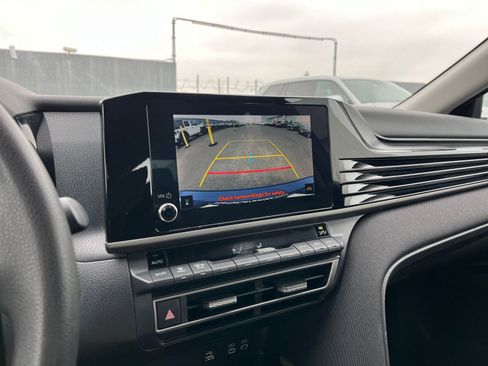 Used 2025 Toyota Camry LE image 17