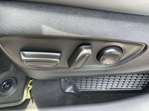 Used 2022 Toyota Sienna XLE image 14