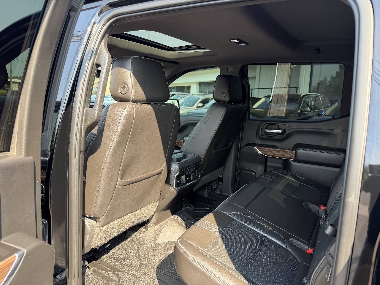 Used 2019 Chevrolet Silverado 1500 High Country w/ High Country Premium Package AWD/4WD image 38