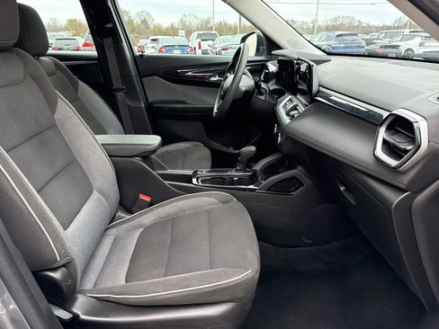 Used 2024 Chevrolet TrailBlazer LS image 29