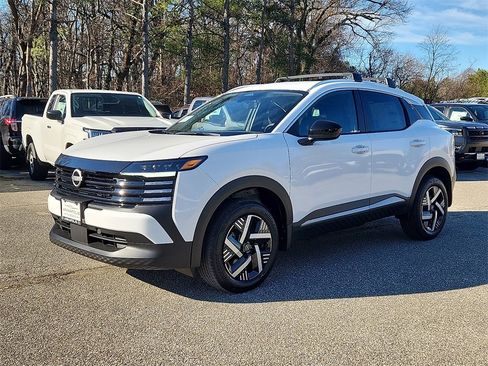 New 2026 Nissan Kicks SV image 2