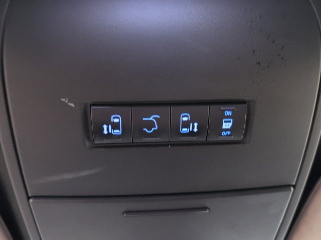 Used 2016 Dodge Grand Caravan SXT FWD image 26