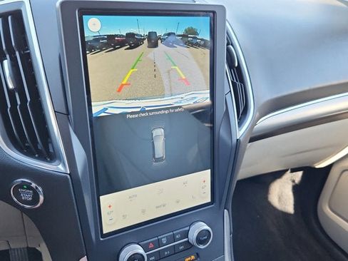 Used 2022 Ford Edge Titanium image 20