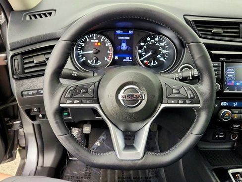 Used 2018 Nissan Rogue SV w/ Premium Package AWD/4WD image 12