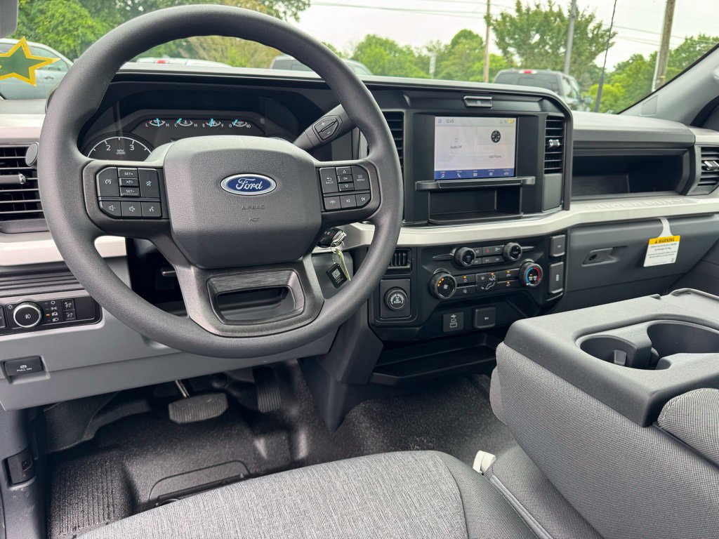 Used 2025 Ford F350 XL w/ 360-Degree Camera Package RWD image 5
