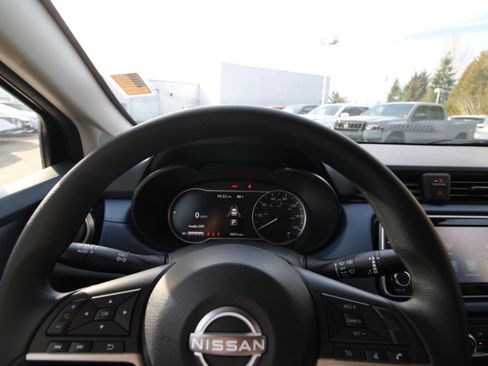 Used 2025 Nissan Versa SV w/ Trunk Package image 15