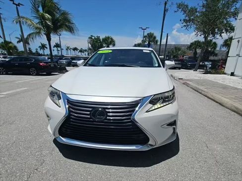 Used 2018 Lexus ES 350 w/ Luxury Package w/Wood Trim FWD image 22