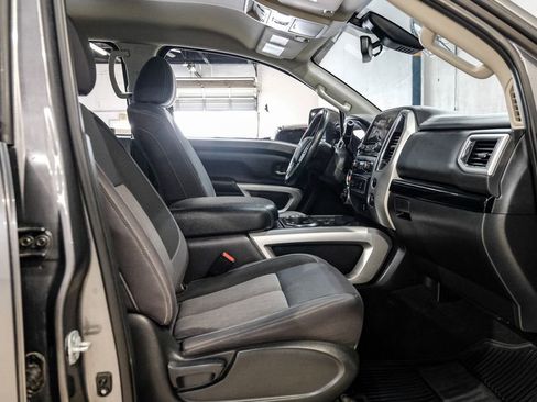 Used 2021 Nissan Titan SV w/ SV Convenience Package AWD/4WD image 29