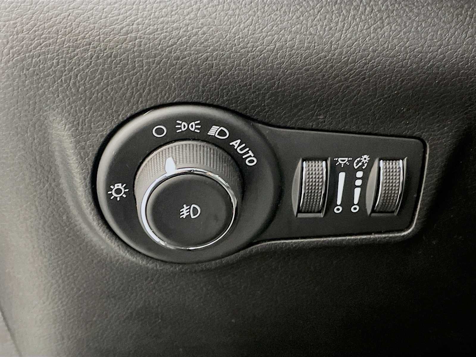 Used 2024 Jeep Compass Trailhawk AWD/4WD image 8
