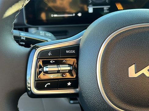 New 2026 Kia Carnival EX image 16