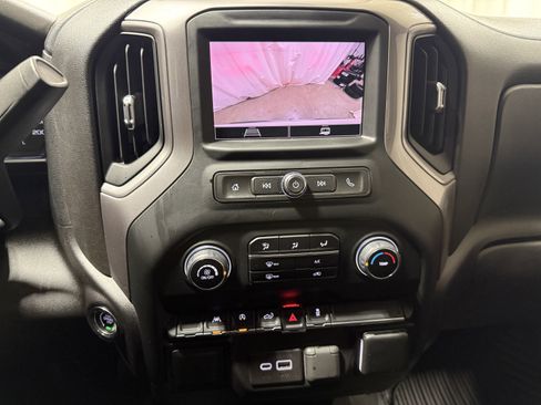 Used 2022 Chevrolet Silverado 1500 Custom image 18