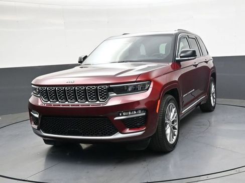 Used 2024 Jeep Grand Cherokee Summit AWD/4WD image 9