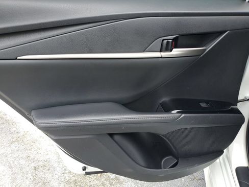 Used 2025 Toyota Camry XSE FWD image 9