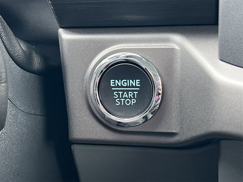 Used 2025 Ford F150 XLT w/ Equipment Group 302A MID image 32