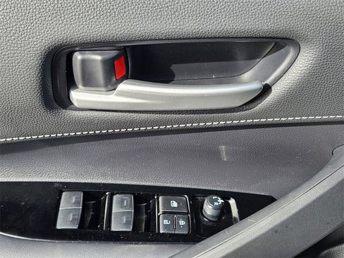 Used 2023 Toyota Corolla SE image 13