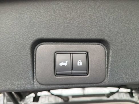 Used 2026 Nissan Rogue Platinum w/ Platinum Premium Package AWD/4WD image 29