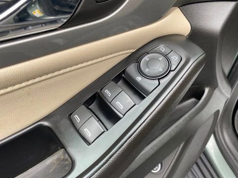 Certified 2023 Chevrolet Traverse LT image 17