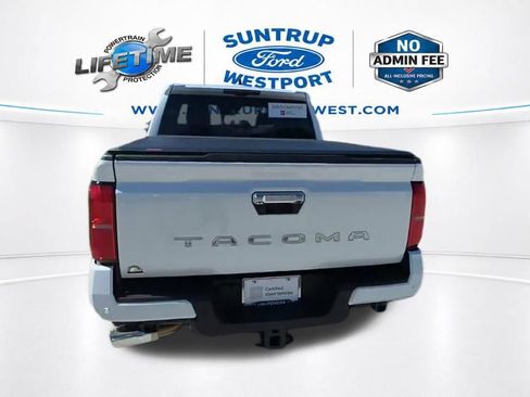 Used 2025 Toyota Tacoma Limited AWD/4WD image 43
