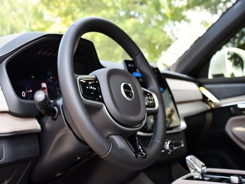 New 2026 Volvo XC90 B6 Plus w/ Protection Package Premier image 12