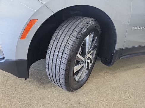 Used 2024 Chevrolet Equinox LT FWD image 38
