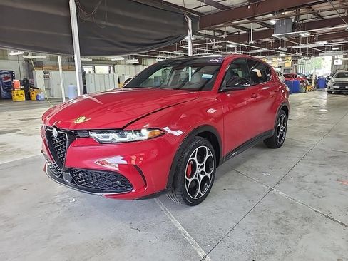 Used 2024 Alfa Romeo Tonale Veloce w/ Active Assist Package AWD/4WD image 5