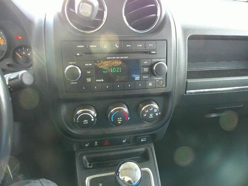 Used 2014 Jeep Patriot Latitude image 10