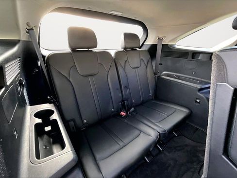 Used 2024 Kia Sorento S image 25