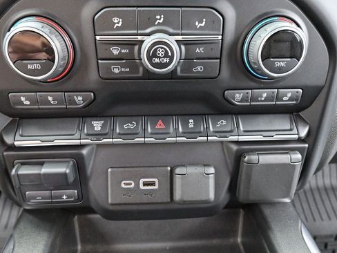 Used 2022 Chevrolet Silverado 3500 LTZ w/ LTZ Convenience Package AWD/4WD image 25