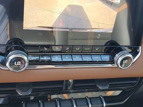 New 2026 GMC Canyon AT4 AWD/4WD image 23