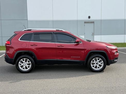 Used 2014 Jeep Cherokee Latitude AWD/4WD image 4