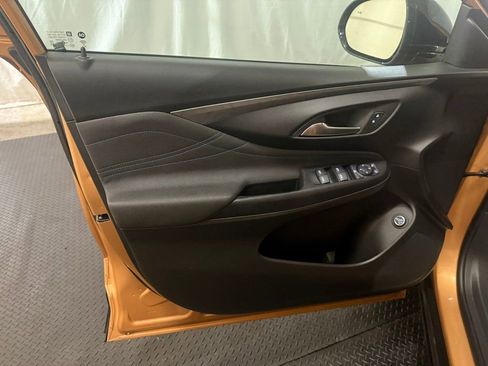 Used 2024 Buick Envista Sport Touring w/ Convenience II Package FWD image 23