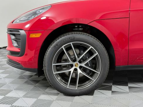 Certified 2026 Porsche Macan AWD/4WD image 13
