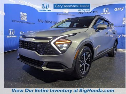 Used 2025 Kia Sportage EX w/ Premium Package image 12