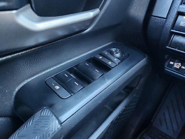 Used 2025 Toyota Tacoma TRD Sport AWD/4WD image 14