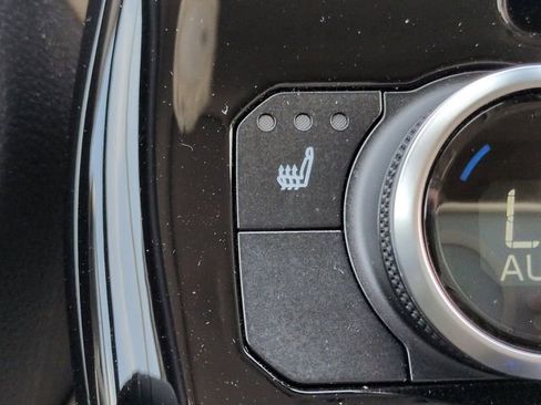 Used 2023 Toyota Highlander XLE FWD image 23