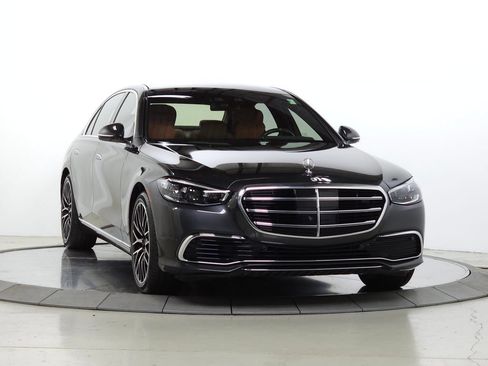Used 2022 Mercedes-Benz S 580 4MATIC Sedan image 1