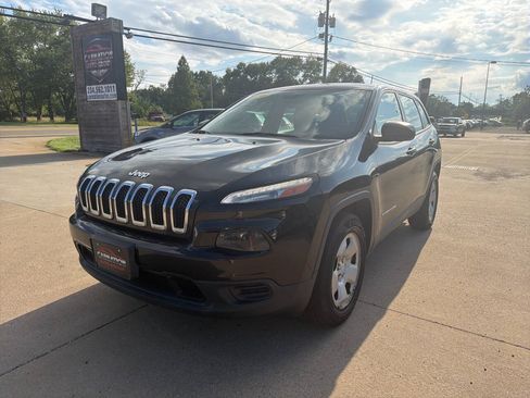 Used 2016 Jeep Cherokee Sport w/ Cold Weather Group AWD/4WD image 1
