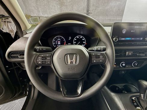 Used 2023 Honda HR-V LX image 11