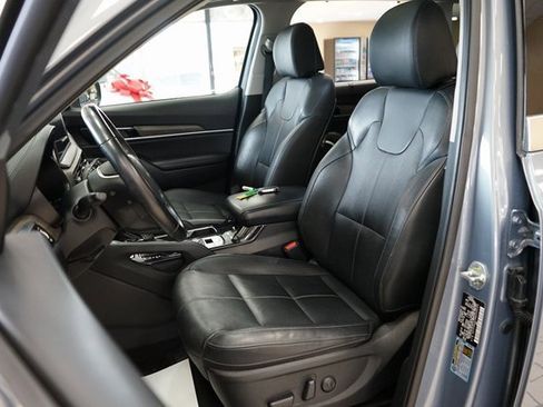 Used 2022 Kia Telluride EX w/ EX Premium Package image 2