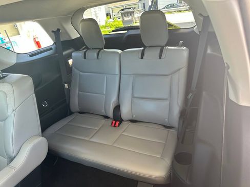 Used 2025 Ford Explorer Active w/ Active Comfort Package AWD/4WD image 36