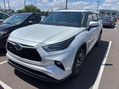 Used 2022 Toyota Highlander XLE FWD image 15