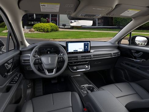 New 2024 Lincoln Corsair AWD w/ Equipment Group 101A image 9